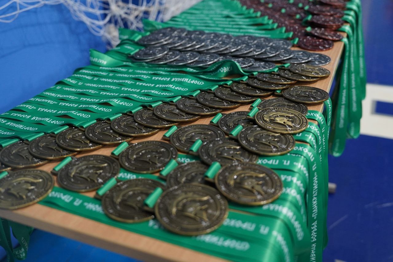 Прохоровцы завоевали более 20 медалей на соревнованиях по борьбе.