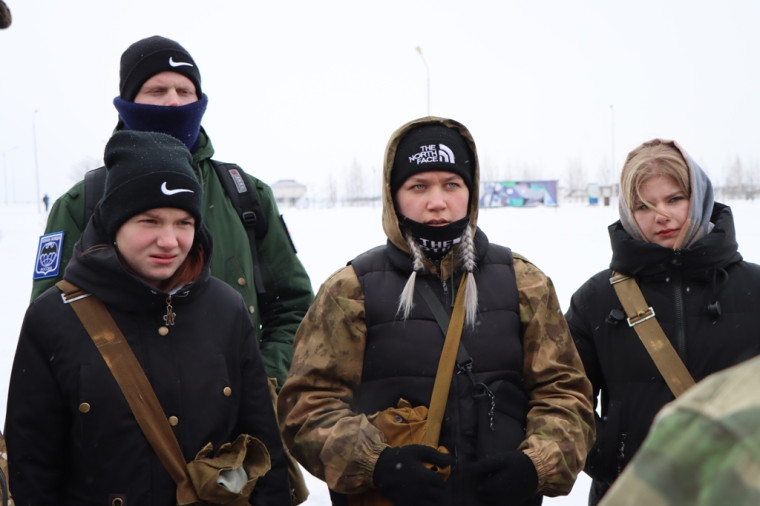Школьники приняли участие в районном военно-патриотическом слёте.